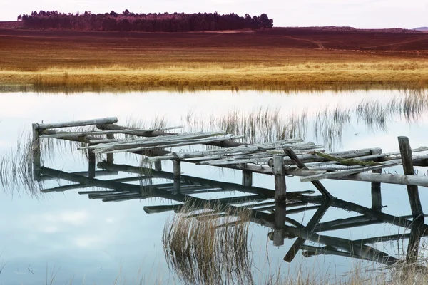 Lanskap dari bendungan fly-fishing — Stok Foto