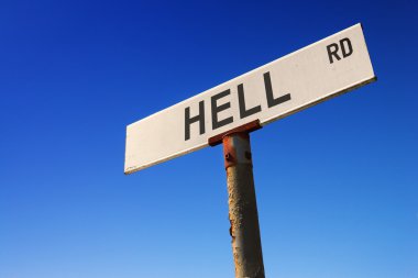 yıpranmış eski yol işareti