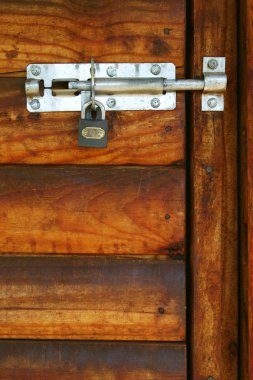 ahşap kapı kilit