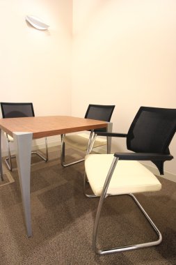 Boş ofis toplantı odası