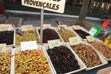 taze zeytin pazarı üzerinde