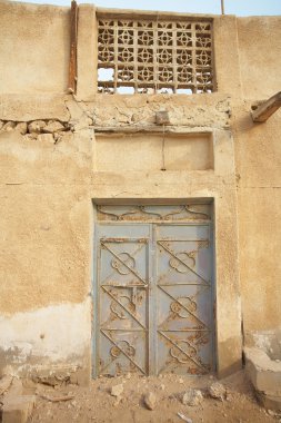 çöl kasabasında boş binalar