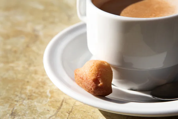 Cup of coffee with cake — Stock Photo, Image