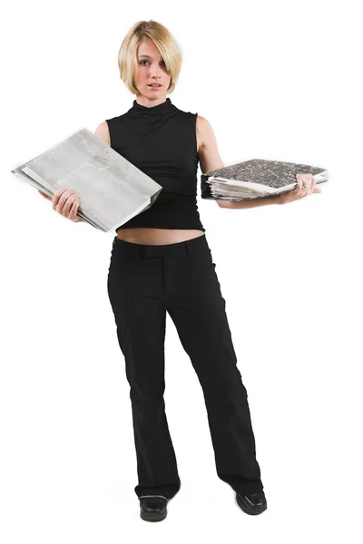 Mujer de negocios en traje negro con archivos — Stok fotoğraf