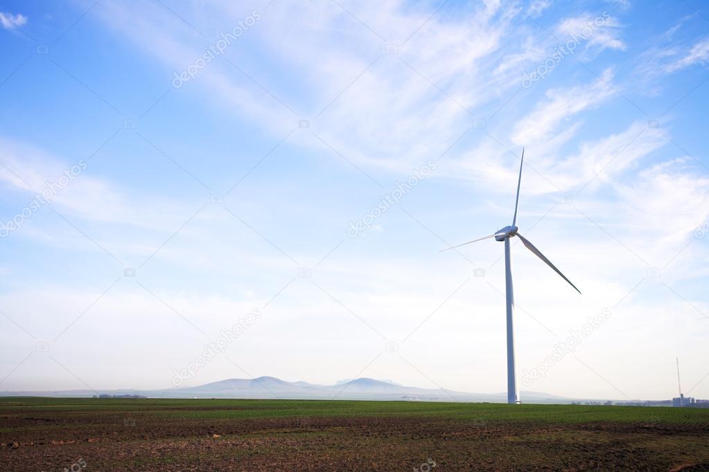 Wind powered electricity generator