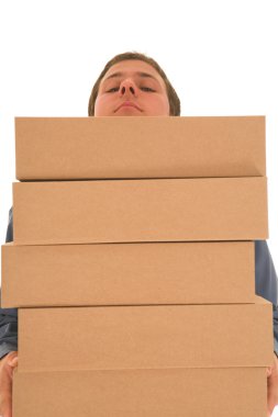 Kutu taşıyan adam..