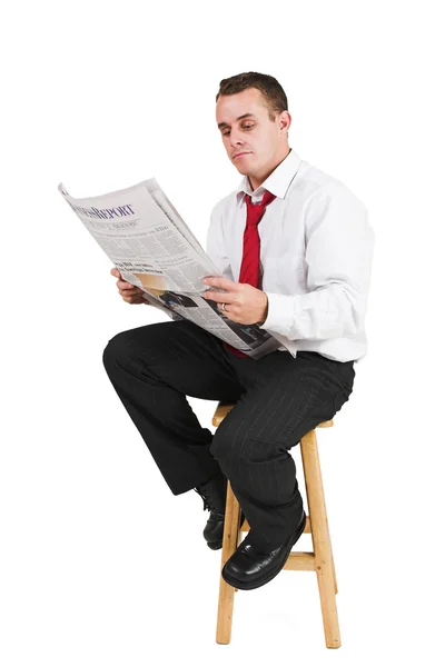 Empresário lendo jornal — Fotografia de Stock