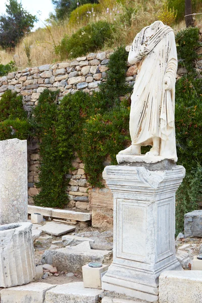 De gamla ruinerna av den staden Efesos i dagens moderna Turkiet — Stockfoto