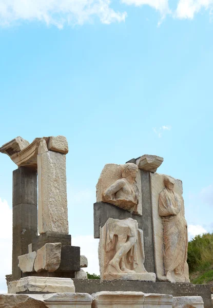 Les vieilles ruines de la ville d'Ephèse en Turquie moderne — Photo