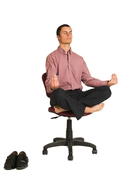 Hombre de negocios luchando contra la tensión, relajándose, meditando — Foto de Stock