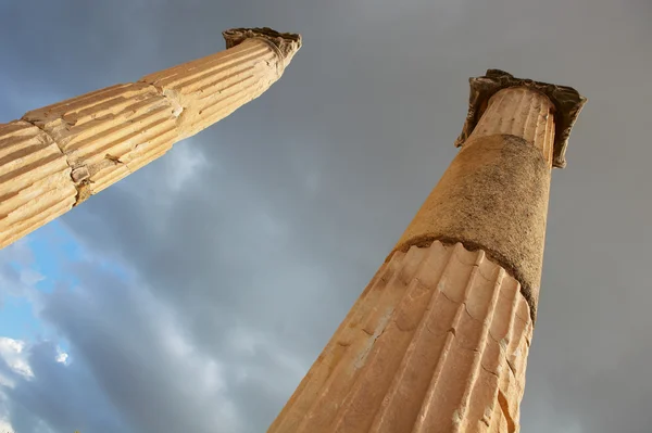 Les vieilles ruines de la ville d'Ephèse en Turquie moderne — Photo