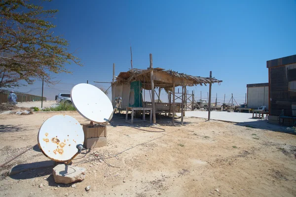 Çanak antenler sayesinde kırsal iletişim — Stok fotoğraf