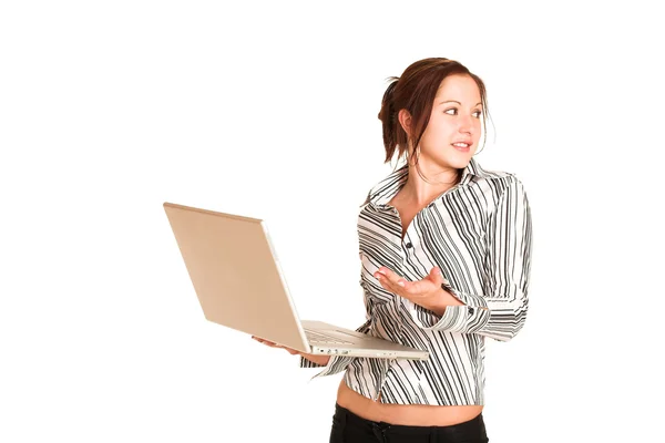 Бізнес-леді тримає ноутбук — стокове фото