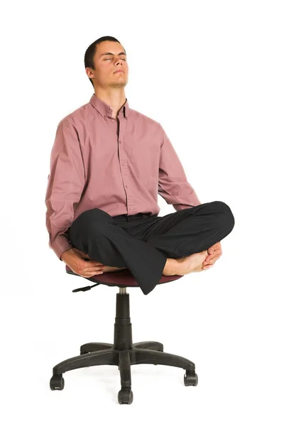 Hombre de negocios luchando contra la tensión, relajándose, meditando — Foto de Stock