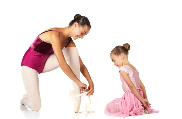 Jonge vrouwelijke balletdanser — Stockfoto