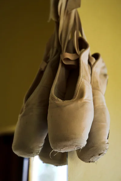 Пара балетных туфель — стоковое фото