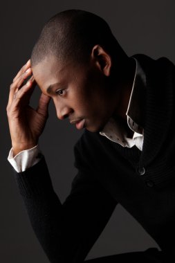 Genç siyahi Afrikalı işadamı