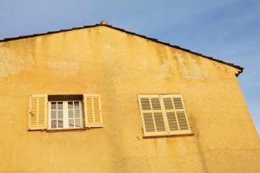 Antibes, Fransa iki pencere ile bina
