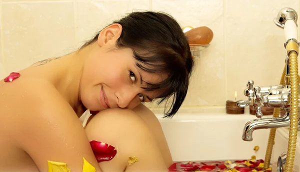 Bir banyoda çıplak kadın — Stok fotoğraf