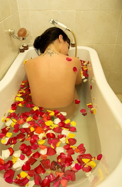Nude woman in a bath. — Stock Photo, Image