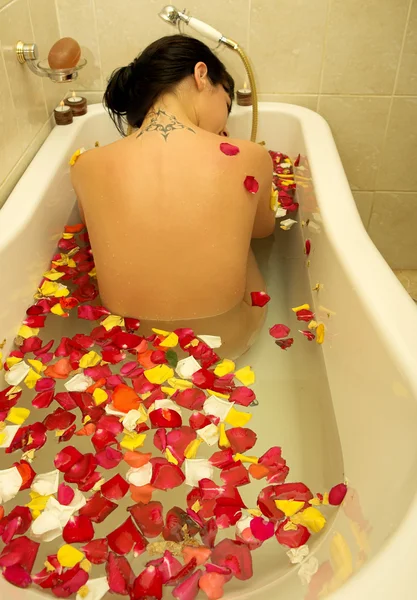 Nude woman in a bath. — Stock Photo, Image