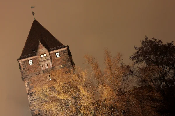 Церква в neurenburg у нічний час — стокове фото