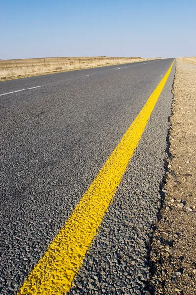 Desolate road appena fuori Colesberg, Sud Africa — Foto Stock