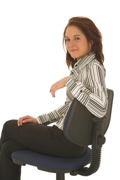 Zakenvrouw zittend op een stoel van het Bureau — Stockfoto