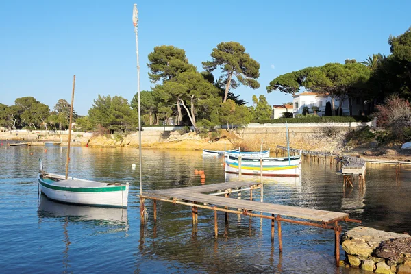 Uno yacht galleggiante ad Antibes, Francia — Foto Stock