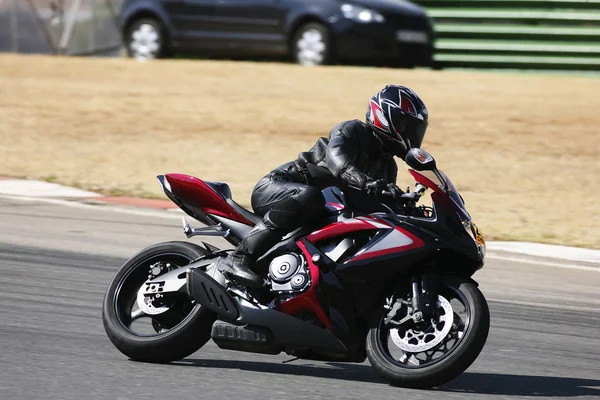 Superbike de alta velocidade no circuito — Fotografia de Stock