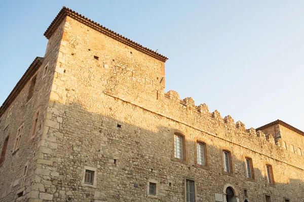 Stare budynki w antibes, Francja. — Zdjęcie stockowe