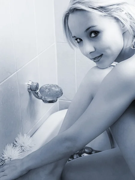 Nude woman in a bath — Stock Photo, Image