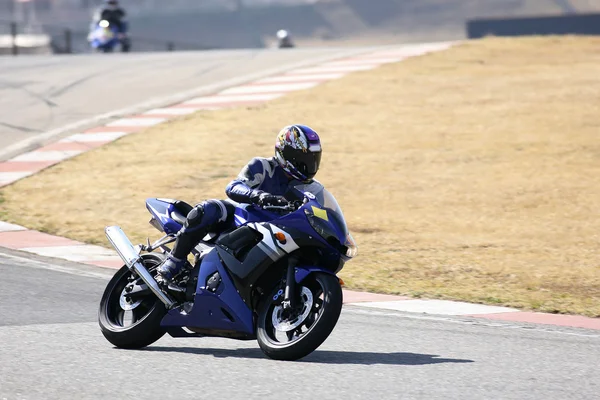 Superbike de alta velocidad en el circuito —  Fotos de Stock