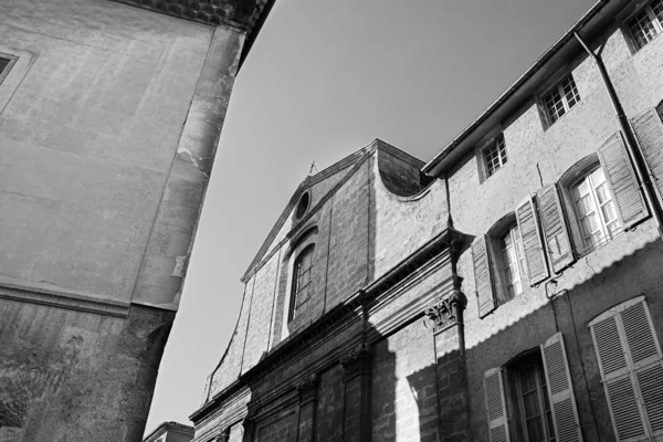 Staré budovy v antibes, Francie. — Stock fotografie