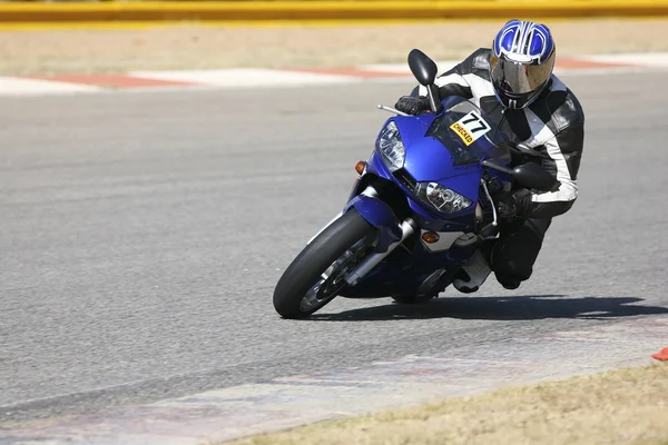 Superbike ad alta velocità sul circuito — Foto Stock