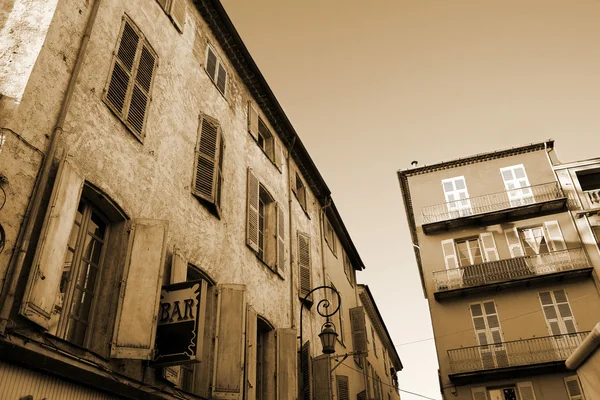 Stare budynki w antibes, Francja. — Zdjęcie stockowe