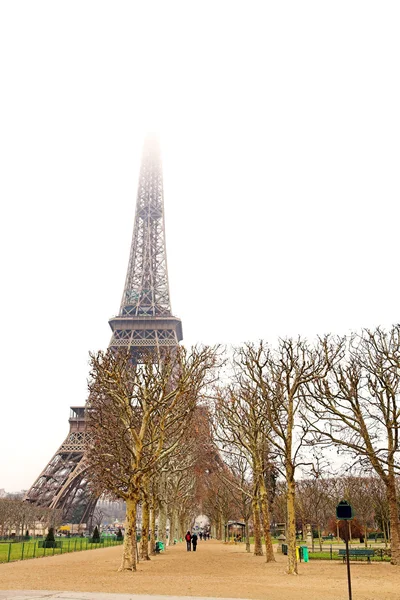 De Eiffeltoren in Parijs, Frankrijk — Stockfoto