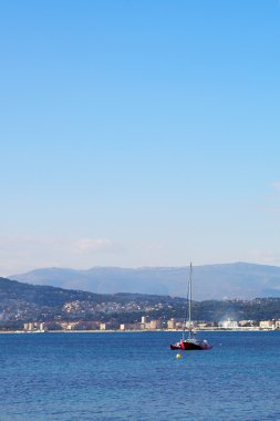 antibes, Fransa denizde bir yatta.