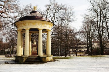 haraç johannes kepler regensburg, Almanya suny gün kış boyunca bir parkta