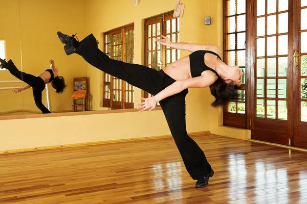 A Female Dancer — Stock Photo, Image