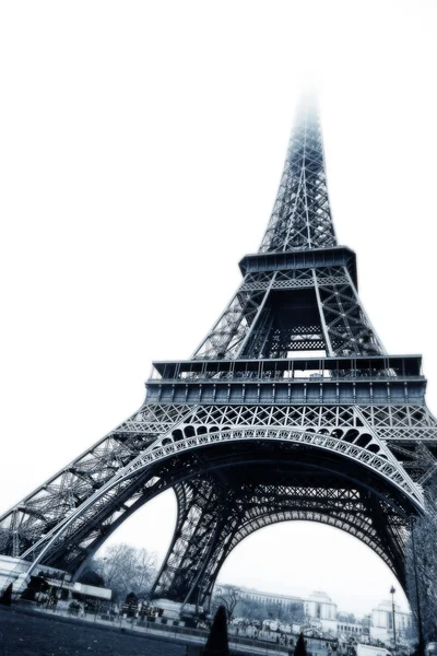 Der Eiffelturm in Paris — Stockfoto