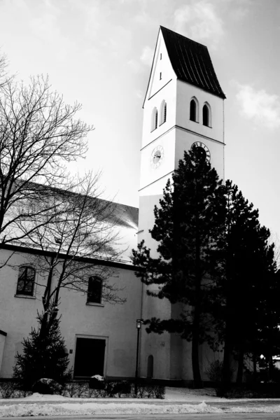 En kyrka i München på vintern — Stockfoto