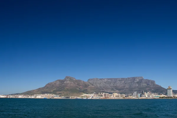 Taffelberget och den va waterfornt i Kapstaden, Sydafrika — Stockfoto