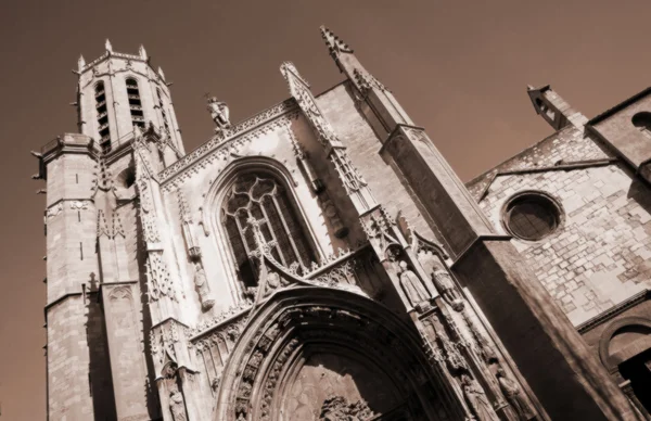 The Cathedrale Sainte Sauveur in Abbel-en-Provence, France — стоковое фото