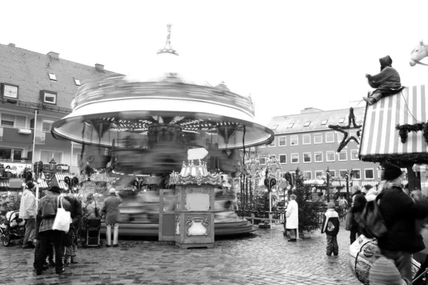 Karuzela w neurenburg - Monachium w czasie świąt Bożego Narodzenia — Zdjęcie stockowe