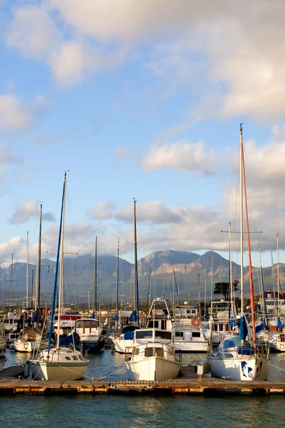 Een haven in antibes, Frankrijk. — Stockfoto