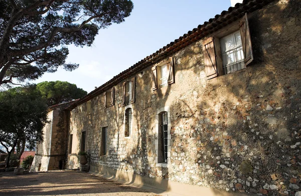 Edificio a Cannes — Foto Stock