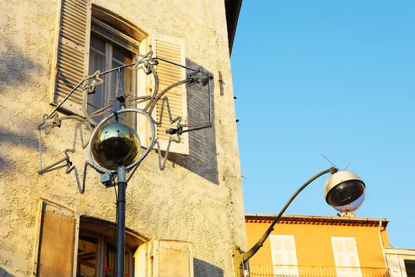 Edifícios antigos em Antibes, Francia . — Fotografia de Stock