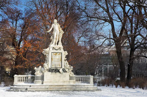 Mozart-emlékmű-Bécs, Ausztria - másol hely — Stock Fotó