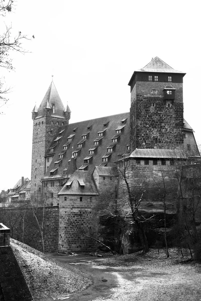 Edifício velho em Neurenburg, parte da parede velha da cidade e do castelo — Fotografia de Stock